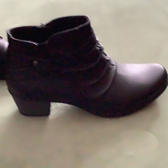 Women’s black ankle boots - Picture 6 of 9